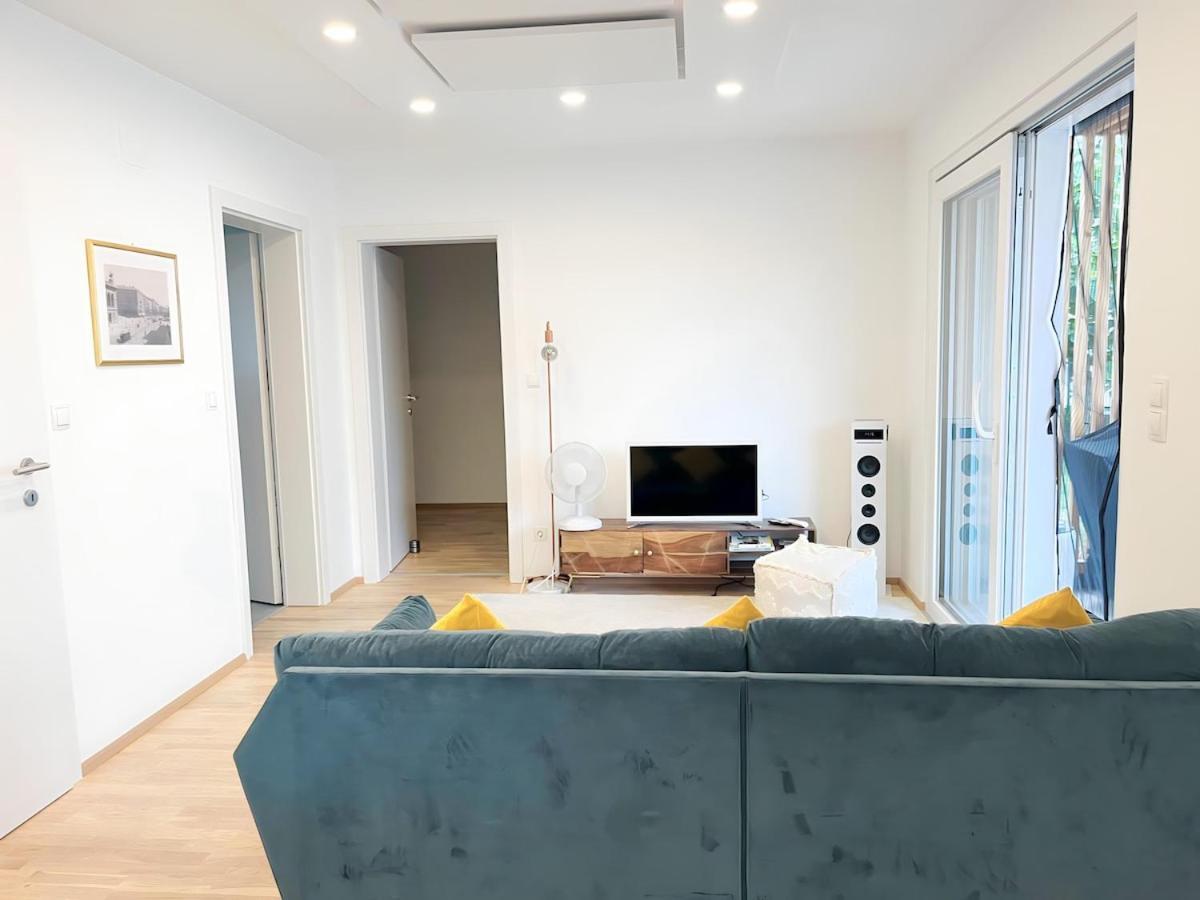 Appartement Mit Privatgarten & Salzwasserpool *